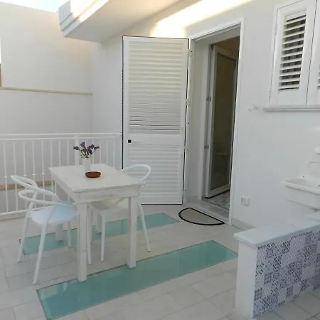 A Pochi Metri Dal Mare مارينا دي مانكافيسا